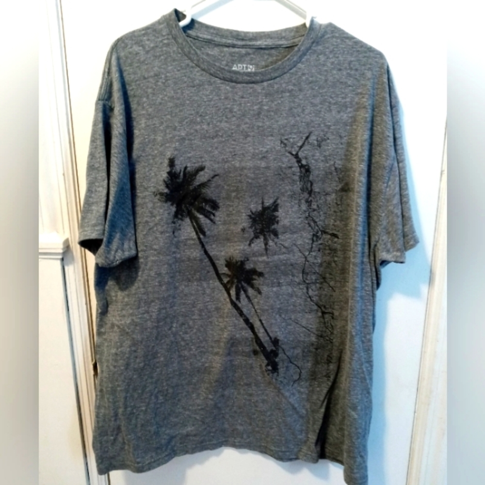 Men's APT 9 gray palm tee sz XL